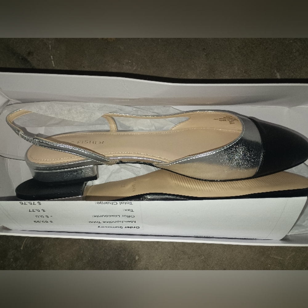 Marc Fisher Dela flats